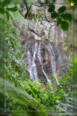 Tunakohoia Waterfall